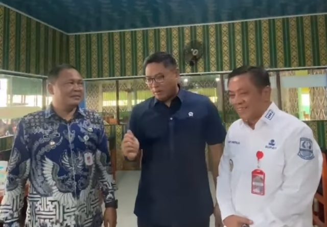 Wamentan pajak petani karawang