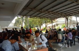 Pemohon kartu pencari kerja karawang