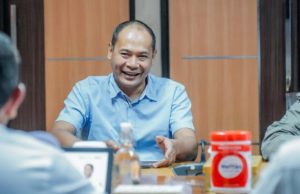 Sekda karawang asep aang