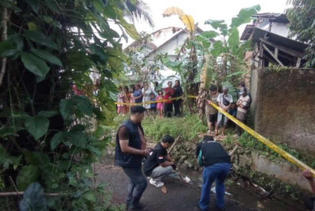 Screenshot_2025-05-13-13-16-03-621_com.android.chrome Potongan kaki bayi