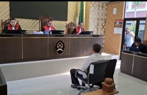 Kala Warga di Karawang Terancam Dipenjara Gegara Kritik Kinerja Kades Warga karawang terancam dipenjara