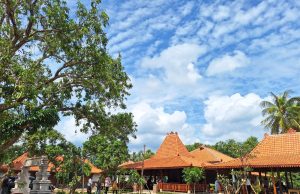 Lawasan caraka resto di karawang