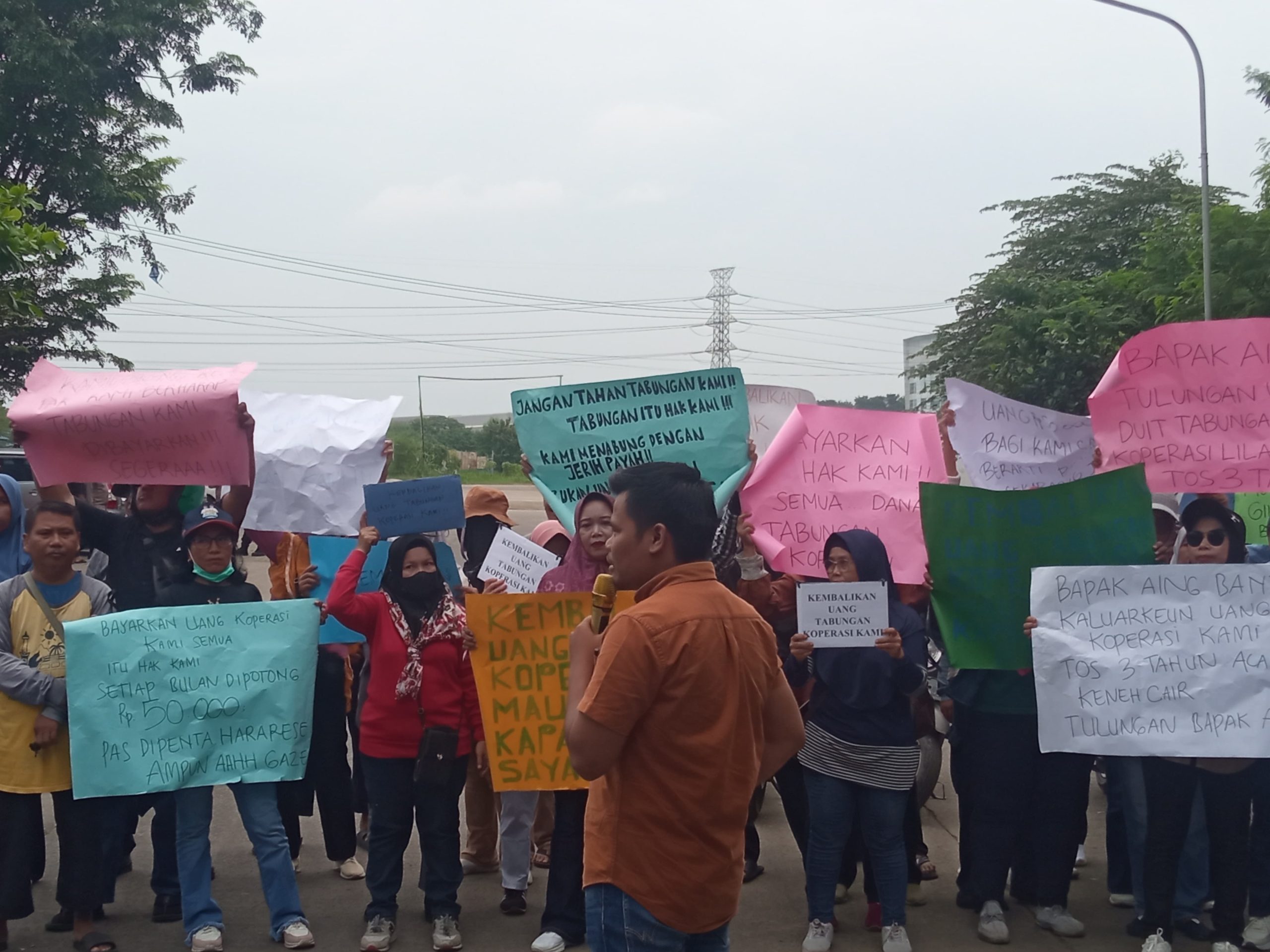 Karyawan pindodeli karawang