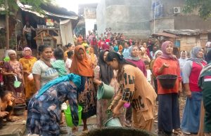 Warga kiarajaya karawang krisis air bersih