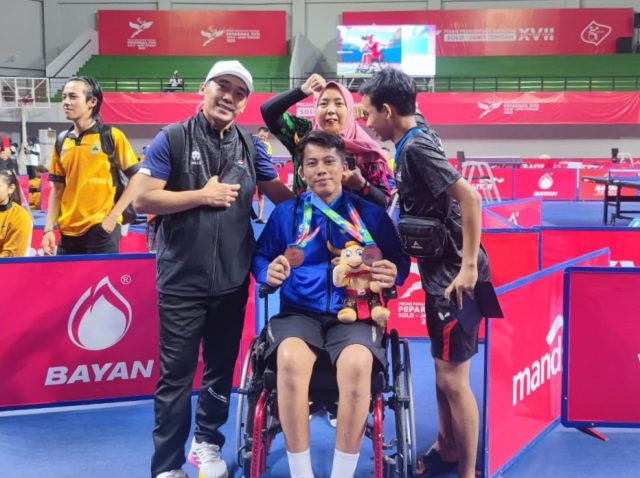 Atlet disabilitas tenis meja karawang