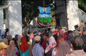 Tragedi di Garut: Tiga Orang Tewas Saat Panggung Hiburan Rakyat Pernikahan Anak Dedi Mulyadi Dedi Mulyadi