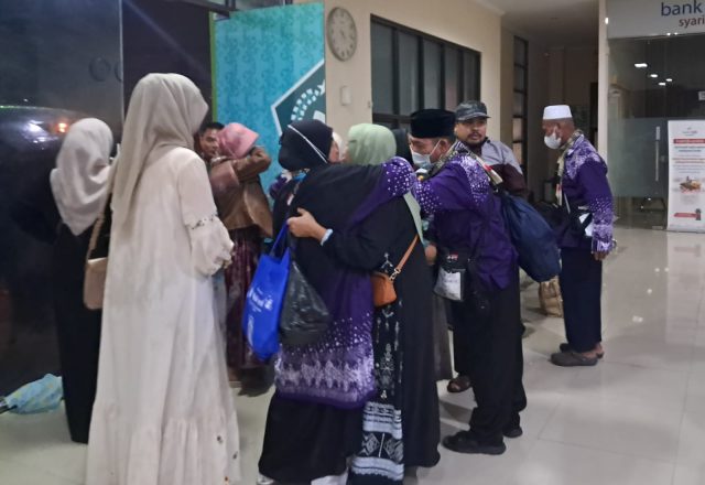 7 bersaudara haji karawang