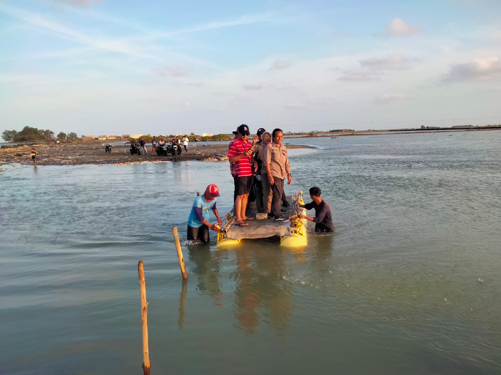 Anak-anak rob di karawang