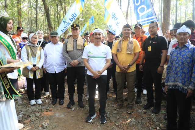 Pasar Pasisian Leuweung