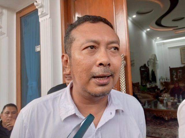 IMG-20250812-WA0013 Dprd jabar janji rumah panggung dedi mulyadi