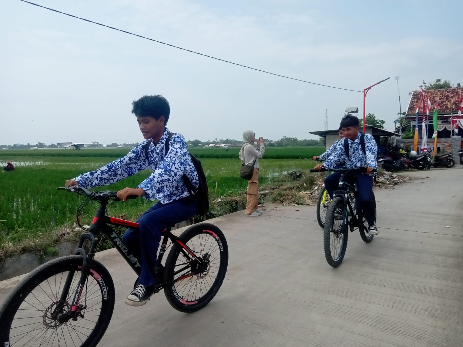 Jalan di cicinde utara karawang
