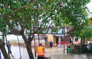 Banjir rob di pesisir utara karawang