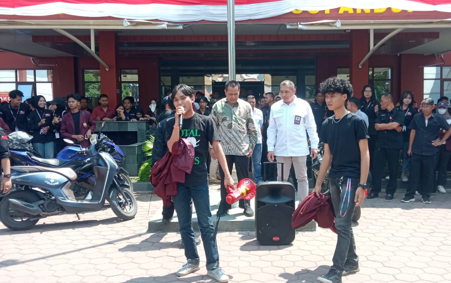 Parkir kampus unsika