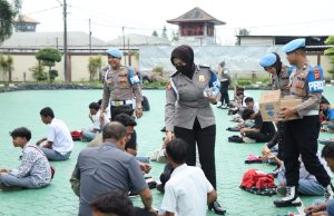 Pelajar karawang demo ke dpr