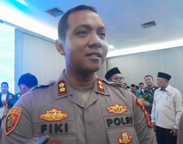 Pasukan demo polisi di karawang