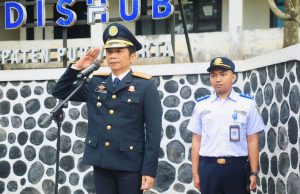 Bupati purwakarta om zein