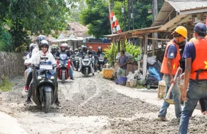Jalan rusak berat purwakarta
