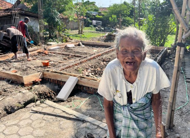 Rumah mbah ilem dibangun
