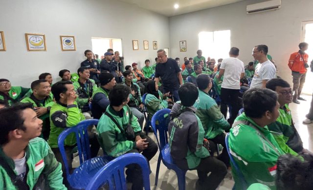 Baksos ojol dan nasdem karawang