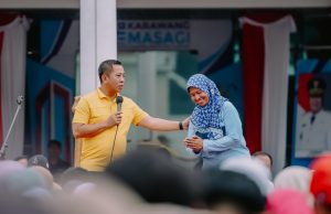 Hadiah umrah bupati karawang