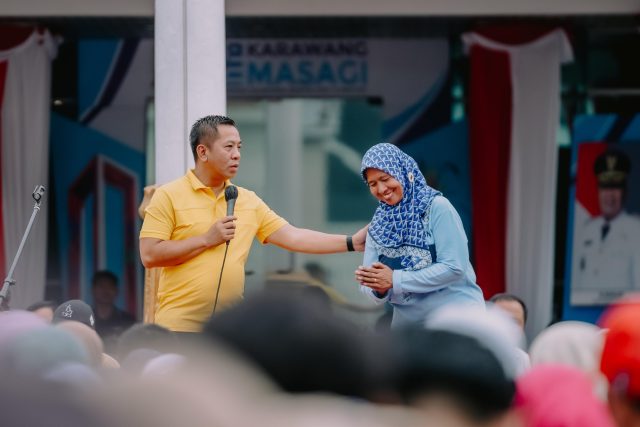 Hadiah umrah bupati karawang