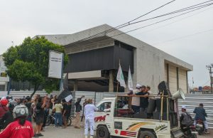 Gedung karawang teater jadi thm