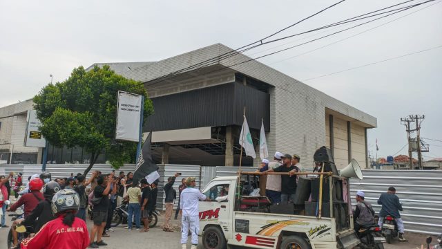 Gedung karawang teater jadi thm