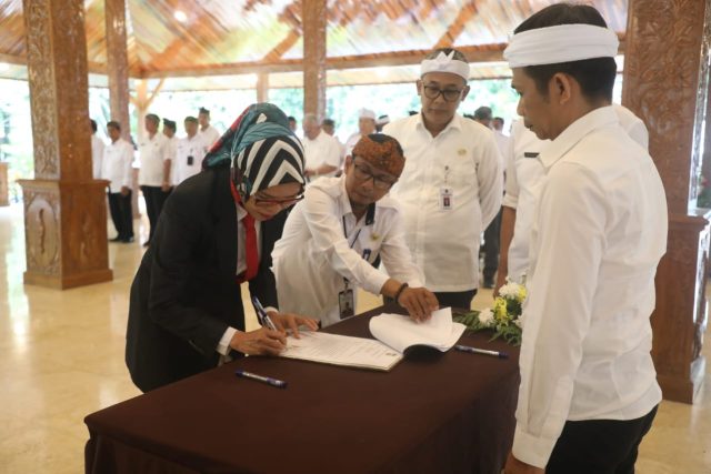 c25ef4e8e5612cac67a9a3c6dbb1fafe Sekda purwakarta