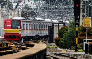 Rute KRL Batal Diperpanjang ke Karawang, Dedi Mulyadi: Kita Cari Solusi ke Kemenhub Dedi mulyadi rute krl ke karawang