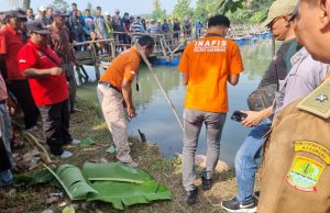 Geger Mayat Wanita Tanpa Baju Ditemukan Mengambang di Sungai Citarum Karawang Mayat wanita karawang di sungai citarum