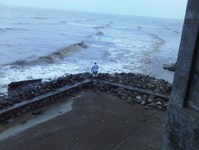 Masjid abrasi di karawang