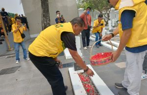Golkar karawang ziarah ke makam pahlawan