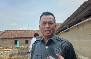 Dprd jabar dan truk di loji karawang