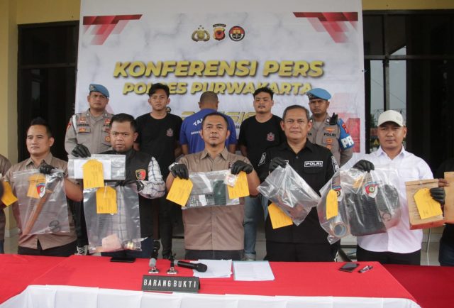 Motif heryanto habisi dina oktaviani di purwakarta