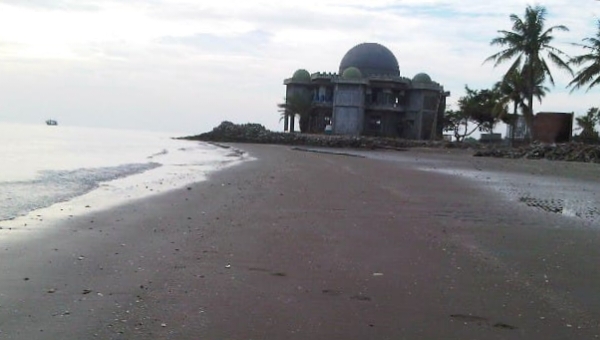 Masjid abrasi di karawang