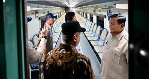 Kereta khusus petaki dan pedagang