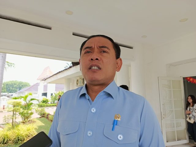 Ketua dprd karawang ortu dan guru