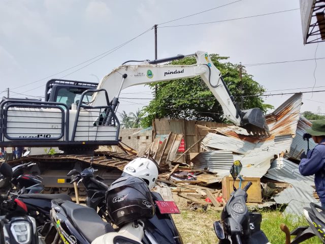 Pembongkaran bangli karawang barat