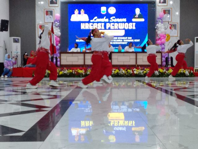 IMG-20251128-WA0033 Senam perwosi karawang