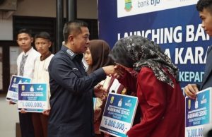 Beasiswa Karawang Cerdas: Anggaran Naik Jadi Rp 25 M, 60 Persen untuk Masyarakat Tak Mampu Beasiswa karawang cerdas untuk anak tak mampu