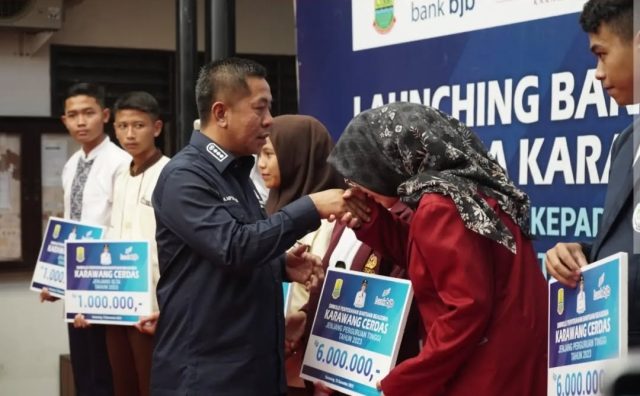 Beasiswa karawang cerdas untuk anak tak mampu