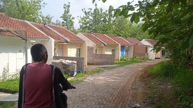 65 perumahan terlantar di karawang