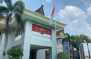 Pemuda dan nenek 75 tahun di karawang