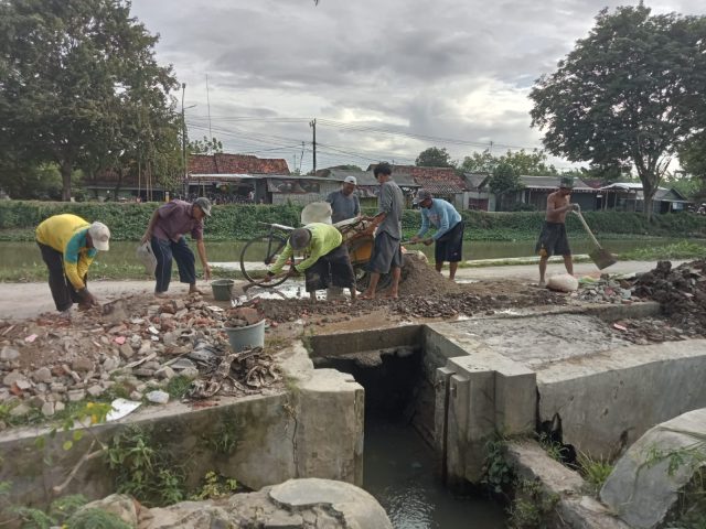 IMG-20251217-WA0015 Pintu air petani karawang