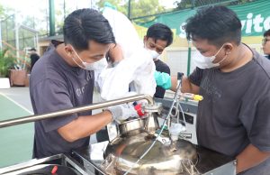 Sampah plastik pupuk kujang