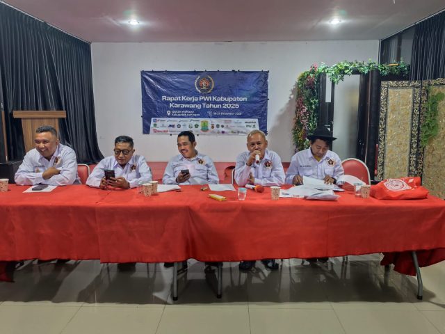 Pwi karawang raker di kuningan