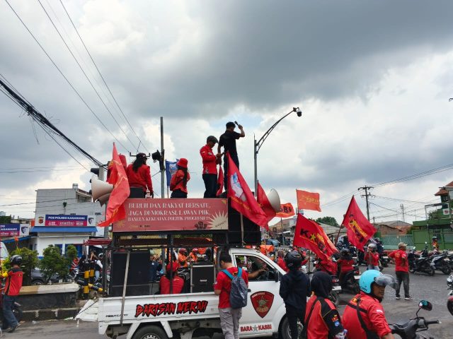 Upah aliansi buruh karawang