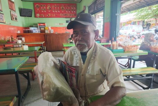 Abah oma dan buku gambar karawang