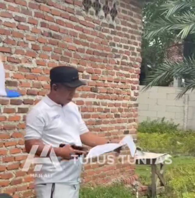 Bupati karawang hibahkan tanah pribadi ke lansia