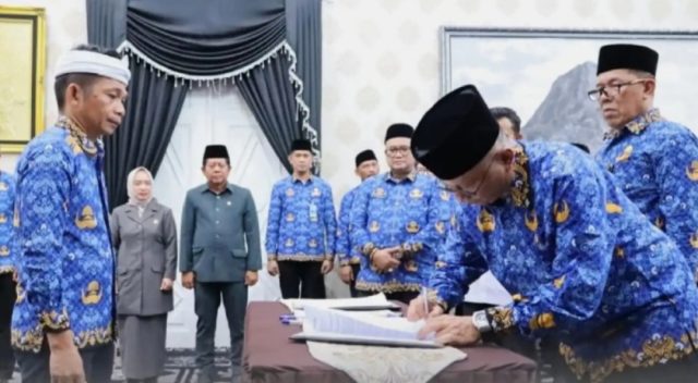 Melantik dua pejabat